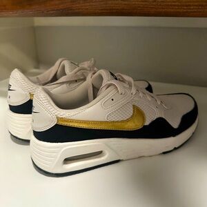 Nike max size 8 women’s